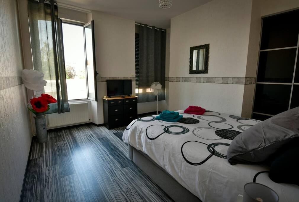 Grand Appartement De Haut Standing En Centre-Ville Montluçon Exteriér fotografie