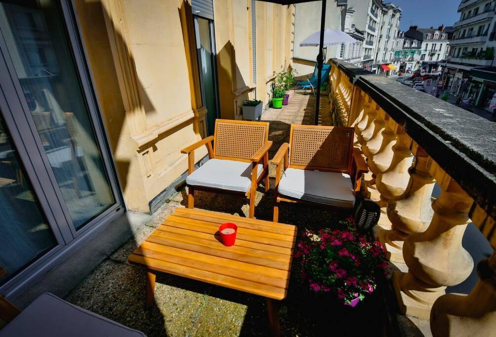 Grand Appartement De Haut Standing En Centre-Ville Montluçon Exteriér fotografie